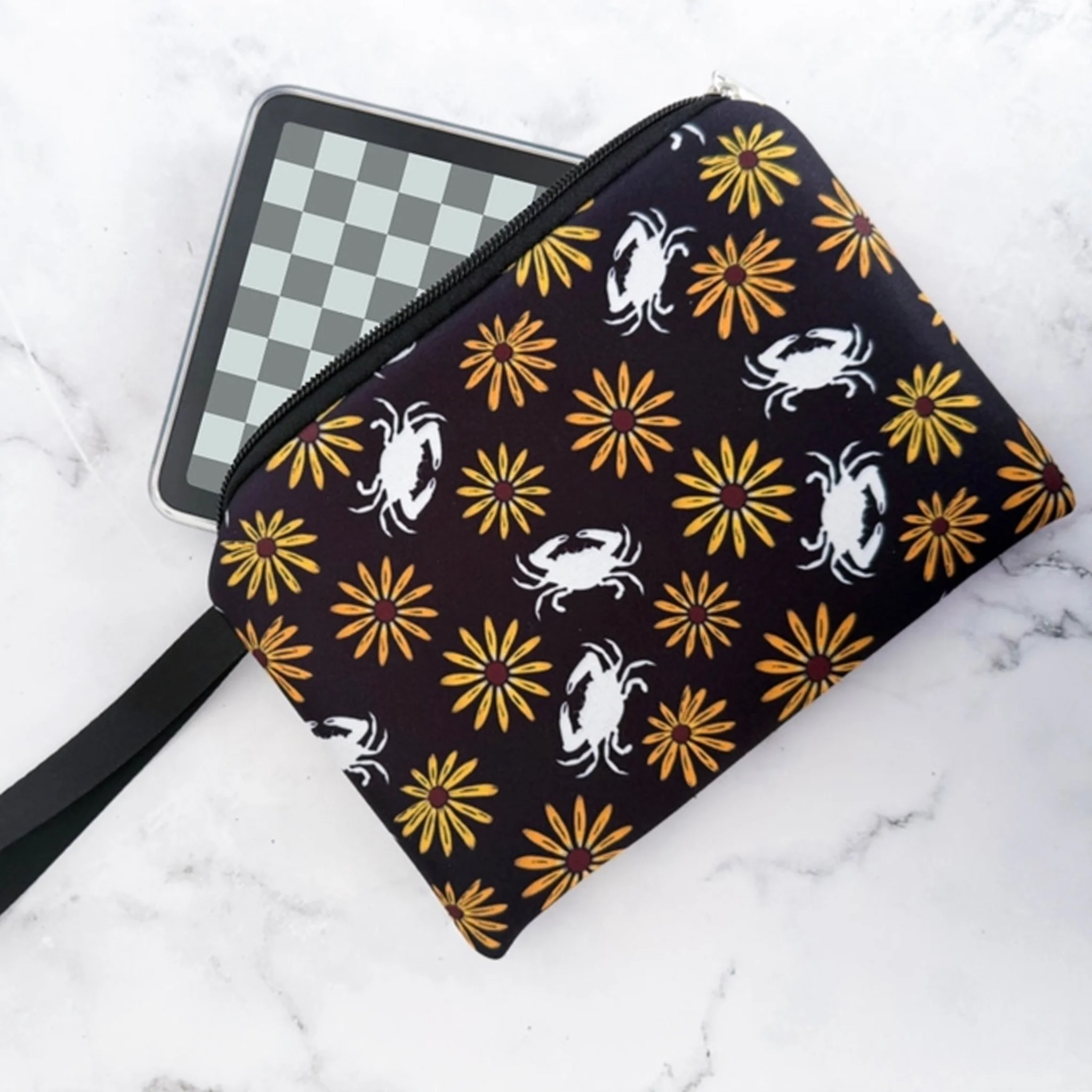 Maryland Black Eyed Susan Flower & Crab Black Travel Bag - Image 3